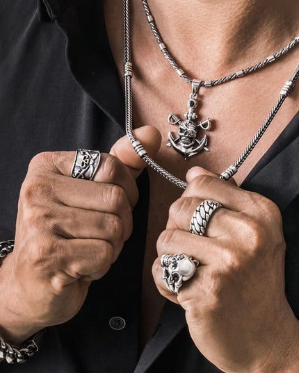 Claws Skull Ring – 925 Sterling Silver with Black CZ Stones