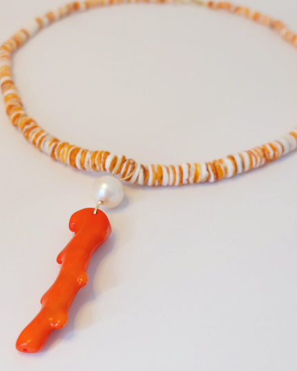 Spiny Oyster Shell Necklace with Coral & Pearl Charm – 14K Gold-Filled Clasp (18 Inches)