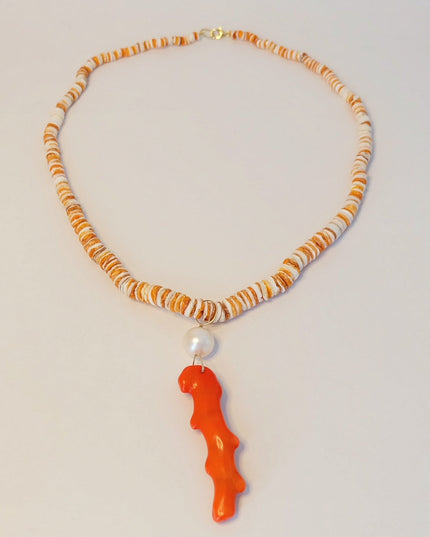 Spiny Oyster Shell Necklace with Coral & Pearl Charm – 14K Gold-Filled Clasp (18 Inches)