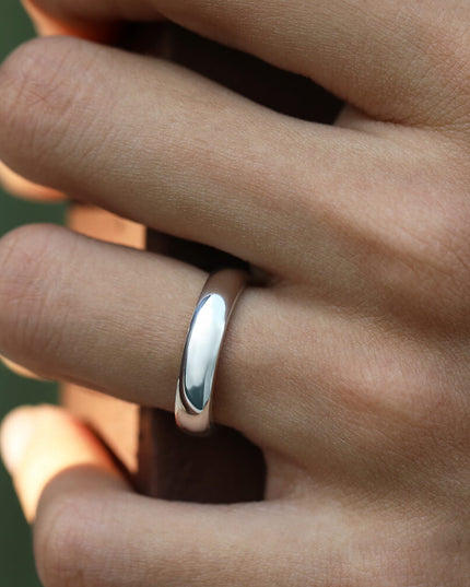 Classic Sterling Silver Band Ring – Solid 925 Silver Wedding Band, 4mm & 8mm Unisex Rings for Men & Women