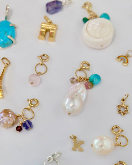 L'arc de Triomphe Charm - 18K Gold